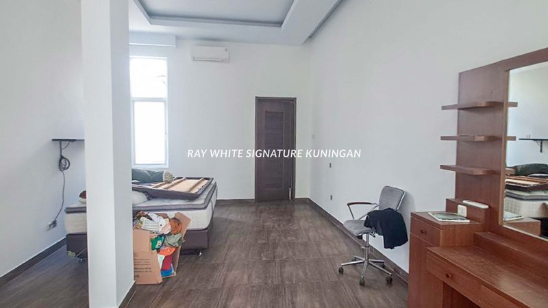 Rumah 2 Lantai Siap Huni di Komplek Perhubungan Udara Cempaka Putih - Lokasi Strategis & Nyaman