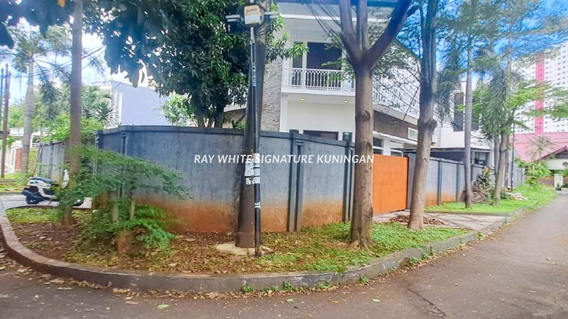 Rumah 2 Lantai Siap Huni di Komplek Perhubungan Udara Cempaka Putih - Lokasi Strategis & Nyaman