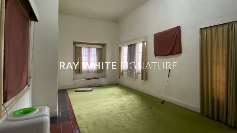 Dijual Rumah Hitung Tanah di Jl. Proklamasi Menteng - Lokasi Emas Jakarta Pusat