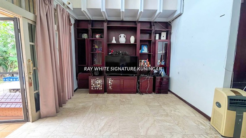 Rumah Mewah Lokasi Premium di Kencana Indah - Jantung Pondok Indah