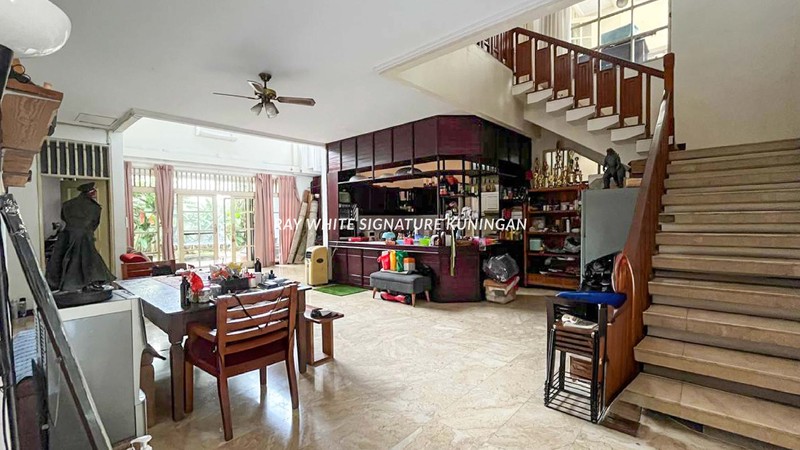 Rumah Mewah Lokasi Premium di Kencana Indah - Jantung Pondok Indah