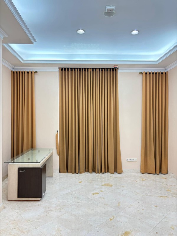  Disewakan Murah  !! Ruang Kantor/Tempat  Usaha di Premium Area Pusat Bisnis Simatupang