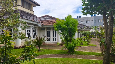 DIJUAL Rumah luas , Bagus , ada kolam renang besar & taman bagus CIRENDEU