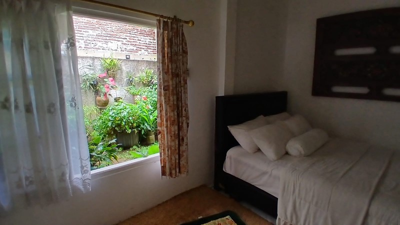 Rumah di Cirendeu jual cepat dan murah sangat strategis