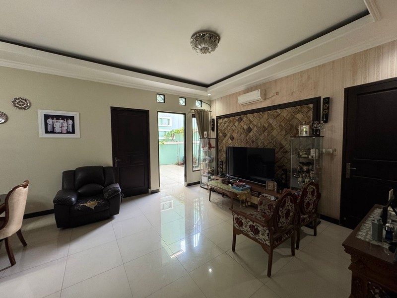 Dijual cepat rumah siap huni Mahakam Residen 1 Jagakarsa - Jakarta Selatan