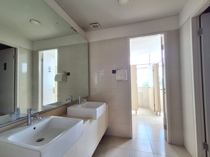 DISEWA GEDUNG SYEON LT.4-6 DI LEBAK BULUS  LOKASI SANGAT STRATEGIS