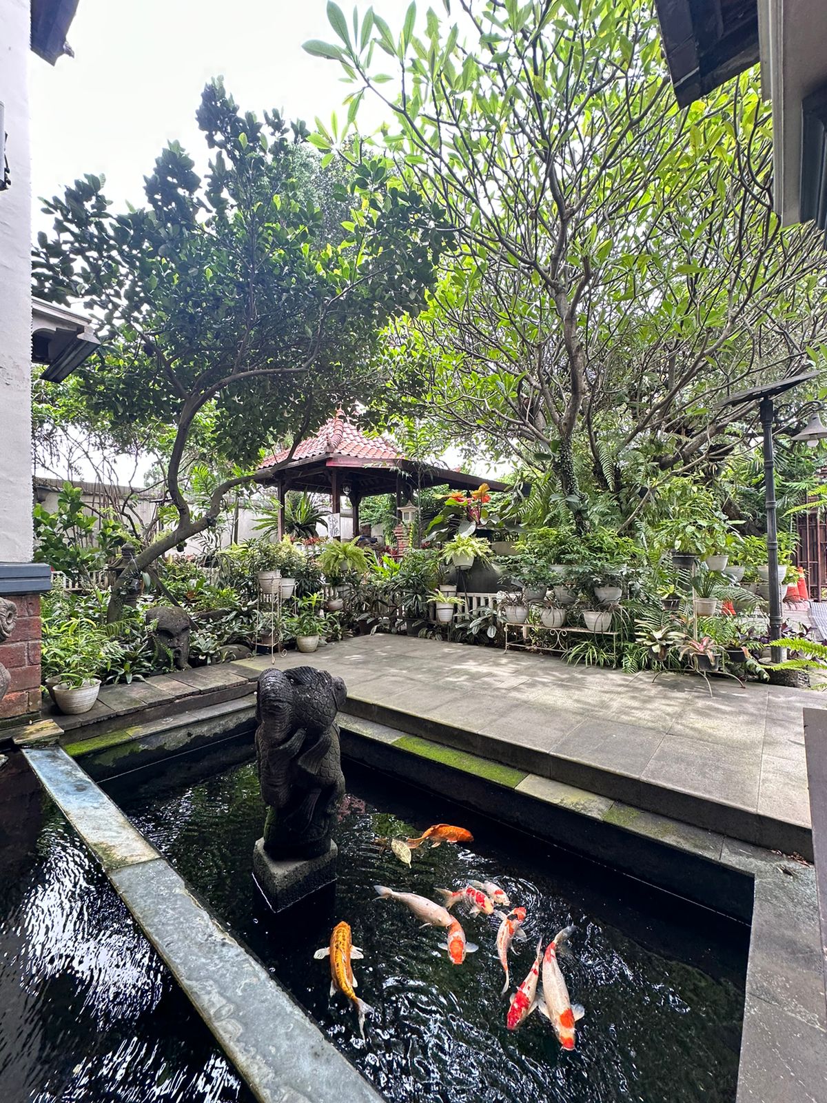 Di Jual Hotel dengan gaya jawa klasik di lebak bulus, jakarta selatan