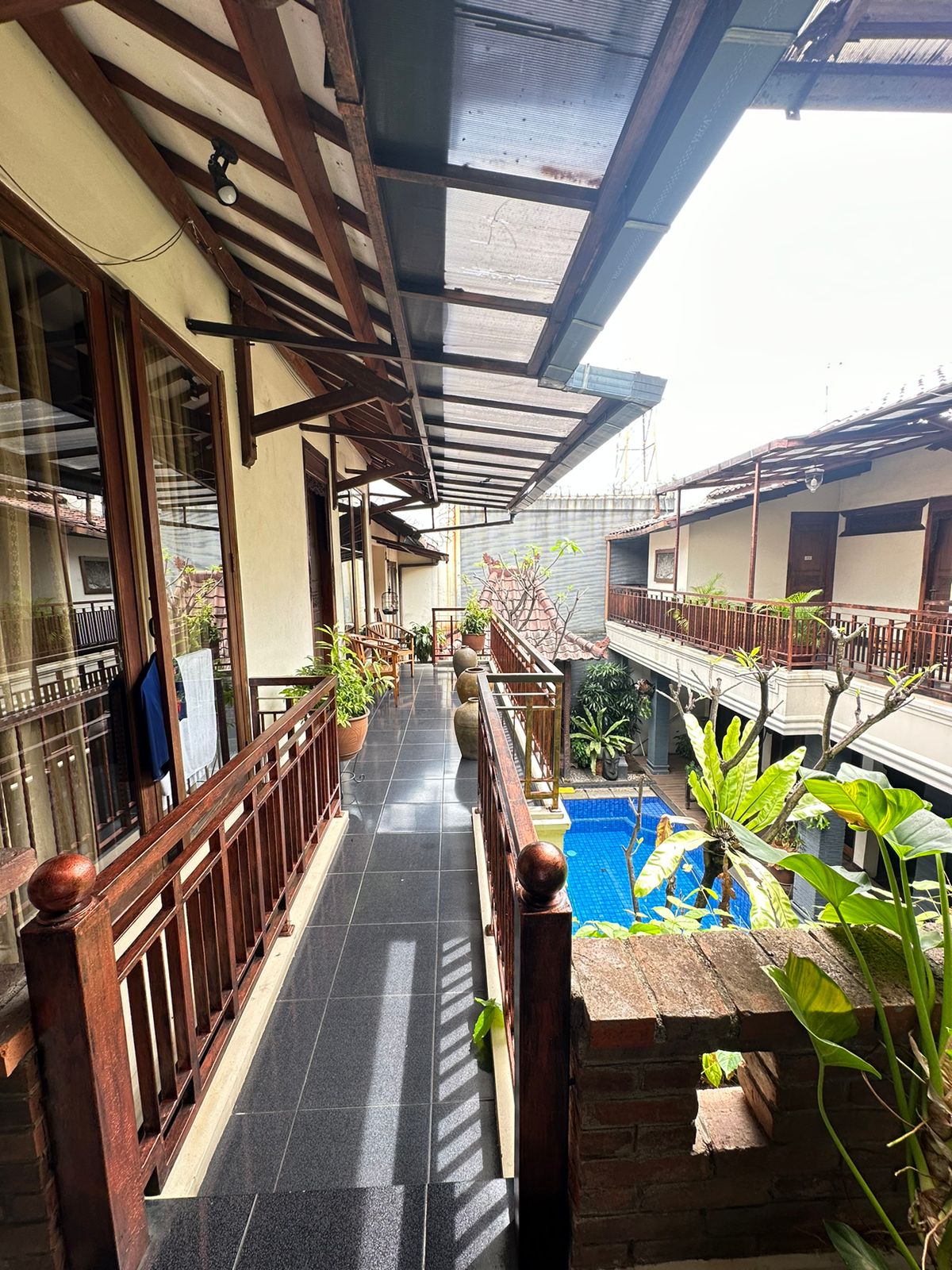 Di Jual Hotel dengan gaya jawa klasik di lebak bulus, jakarta selatan