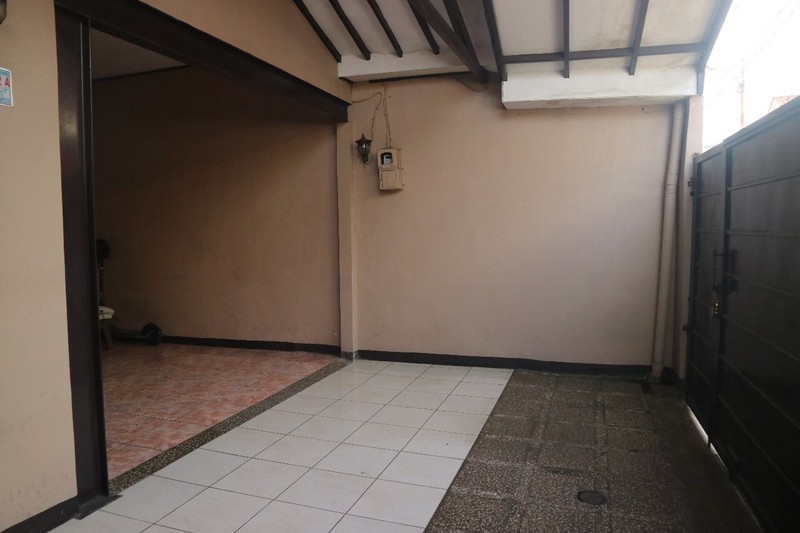 Dijual Rumah Lokasi Di Cirendeu, Tangerang Selatan