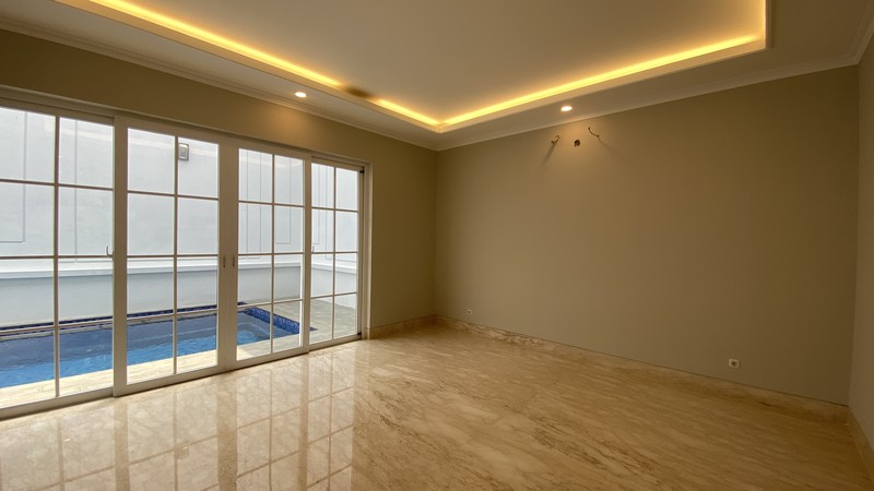 DI JUAL BRAND NEW BEAUTIFUL & BIG HOUSE AT SENOPATI, JAKARTA SELATAN