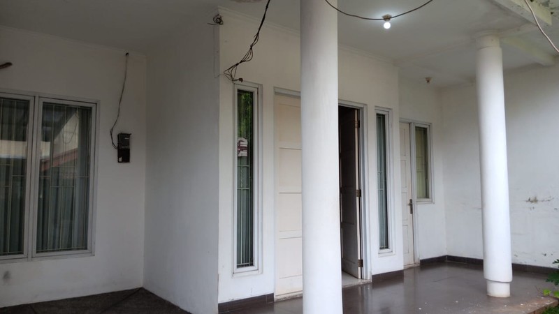 Rumah 2 Lantai Lokasi Strategis  siap huni di Bintaro Sektor 3