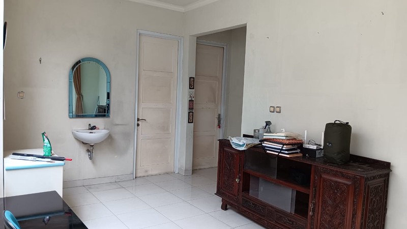 Rumah 2 Lantai Lokasi Strategis  siap huni di Bintaro Sektor 3