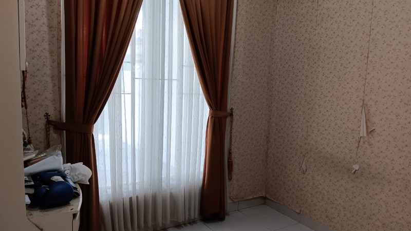 Rumah 2 Lantai Lokasi Strategis  siap huni di Bintaro Sektor 3