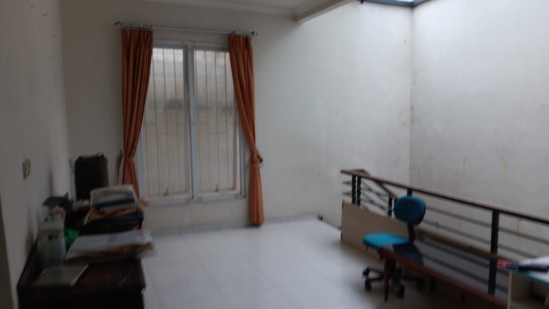 Rumah 2 Lantai Lokasi Strategis  siap huni di Bintaro Sektor 3