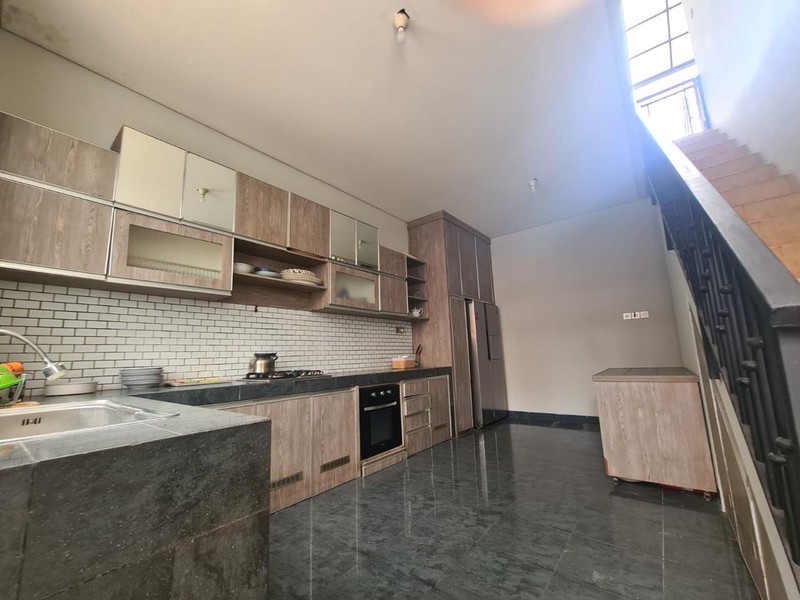 Rumah Modern dalam Komplek Pondok Labu, Jaksel