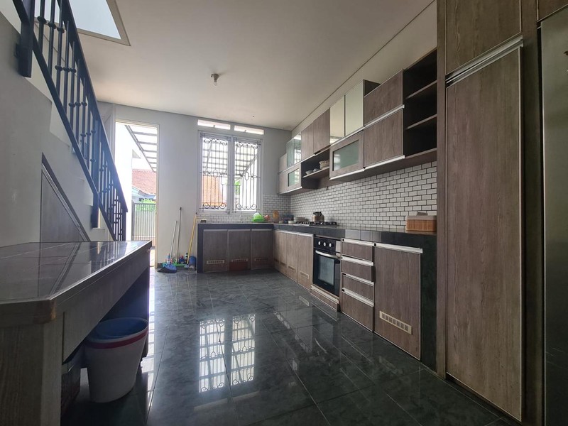Rumah Modern dalam Komplek Pondok Labu, Jaksel