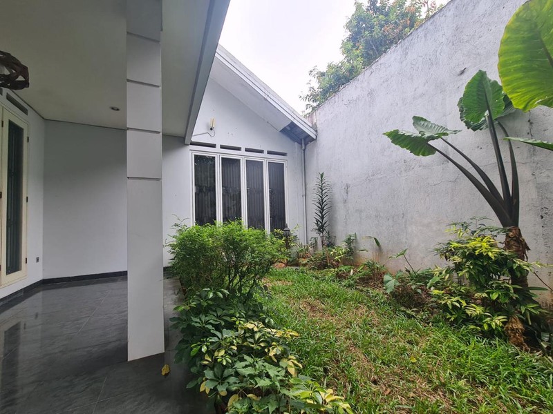 Rumah Modern dalam Komplek Pondok Labu, Jaksel
