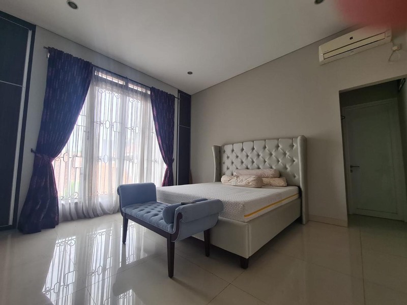 Rumah Modern dalam Komplek Pondok Labu, Jaksel