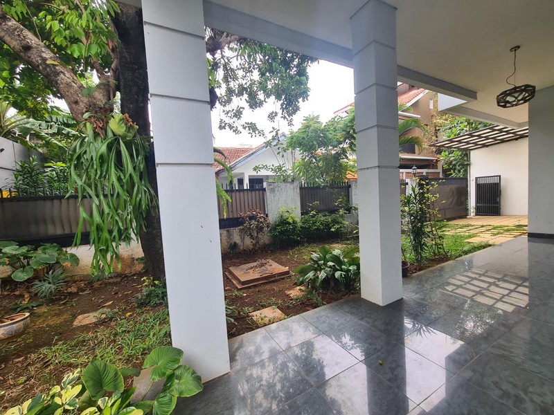 Rumah Modern dalam Komplek Pondok Labu, Jaksel