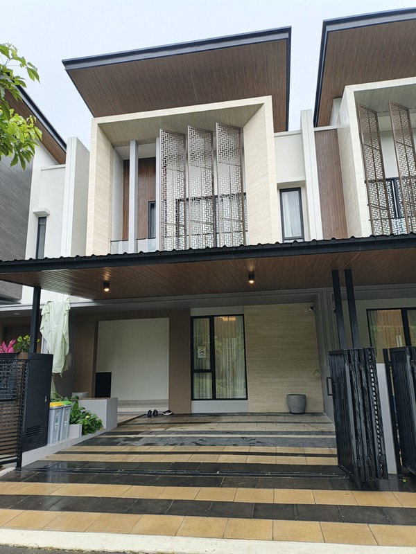 Castell dari Citra Raya Sentul, Citraland. Bebas Biaya dan Free Sepeda motor listrik dari Raywhite Sentul City