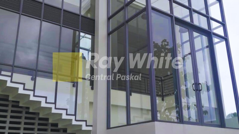 Rumah Cantik di Kumala Shinta Kota Baru Parahyangan