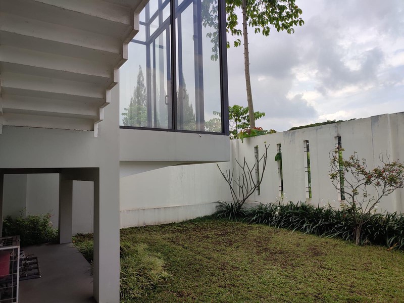 Rumah Cantik di Kumala Shinta Kota Baru Parahyangan