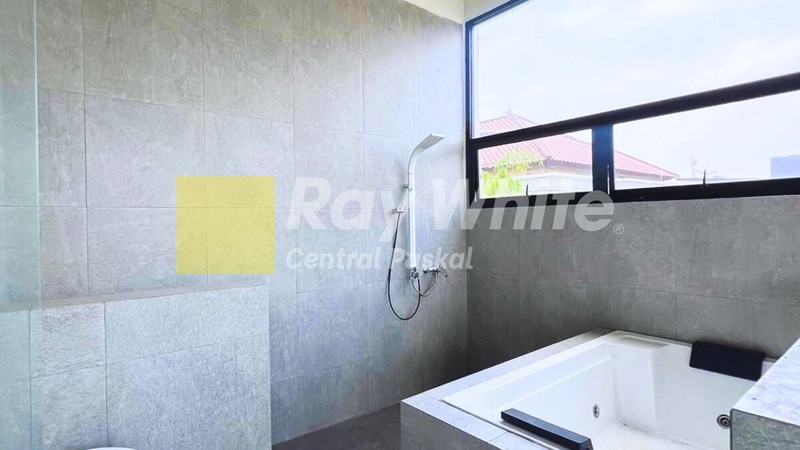 Rumah / Villa di Bumi Kencana Kopo Bandung