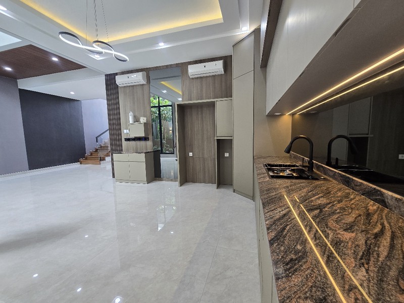 Dijual Rumah Baru Surabaya Barat Citraland