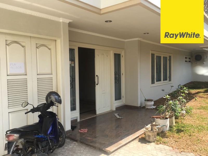 Dijual Rumah 2 lantai di Dharmahusada Indah Barat Surabaya