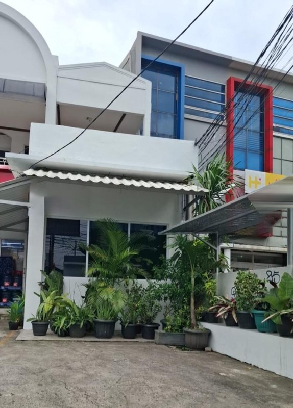 Ruko Siap Pakai dan Lokasi Strategis Pinggir Jalan Raya