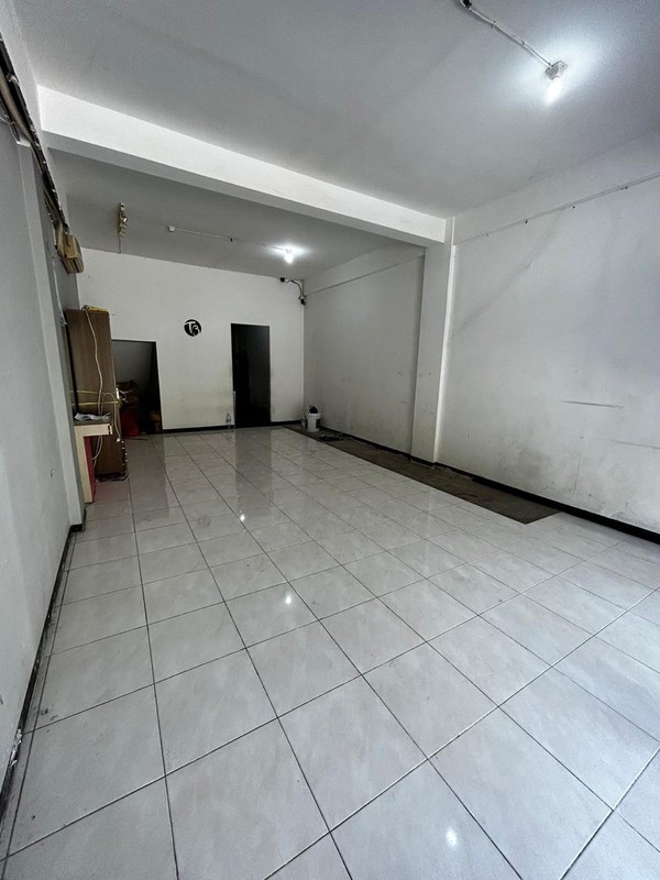 Disewakan Ruko Plaza Segi 8 Sukomanunggal Surabaya Barat Dekat Sekolah Iph, Pasar Modern Puncak Permai, Raya Darmo Permai - Parkiran Luas - Cocok Buat Segala Usaha - Hadap Nol Jalan Raya Komersial Are