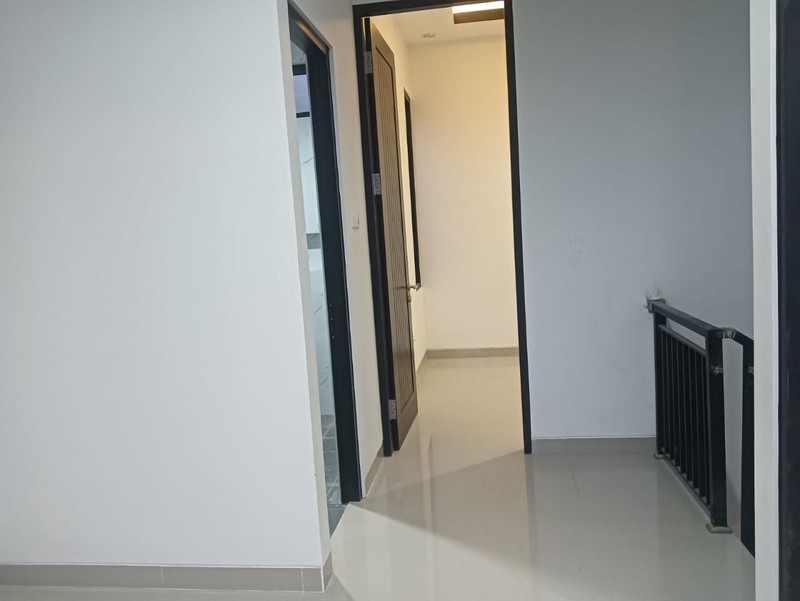 Dijual rumah di mulyosari tengah surabaya