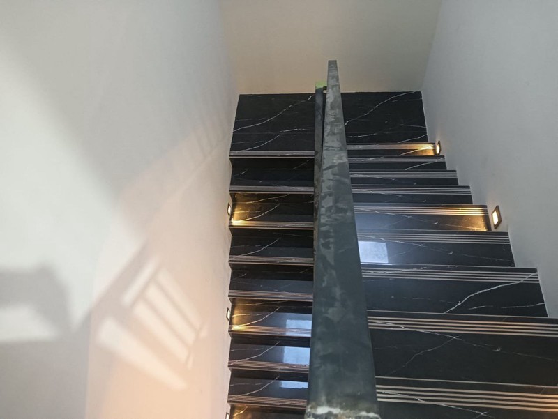 Dijual rumah di mulyosari tengah surabaya