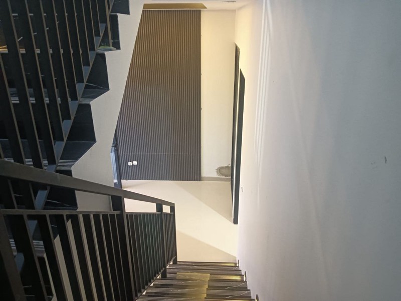 Dijual rumah di mulyosari tengah surabaya