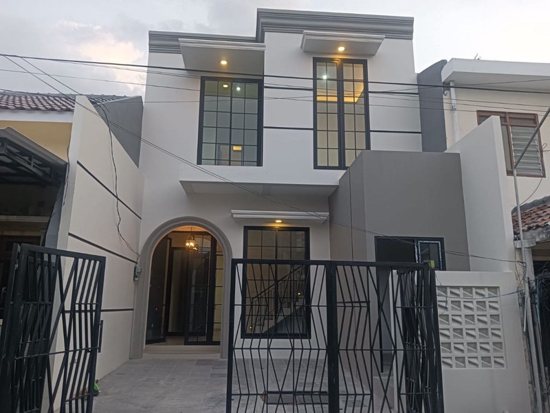 Dijual rumah di mulyosari tengah surabaya