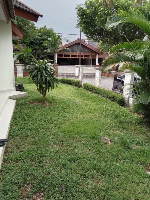 RUMAH DIJUAL "BU"  HITUNG TANAH DI KAWASAN ELIT DAN STRATEGIS @KEMANG PRATAMA, BEKASI