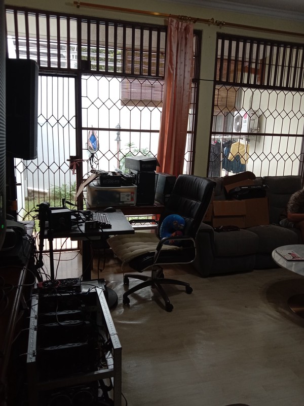 RUMAH DIJUAL "BU"  HITUNG TANAH DI KAWASAN ELIT DAN STRATEGIS @KEMANG PRATAMA, BEKASI