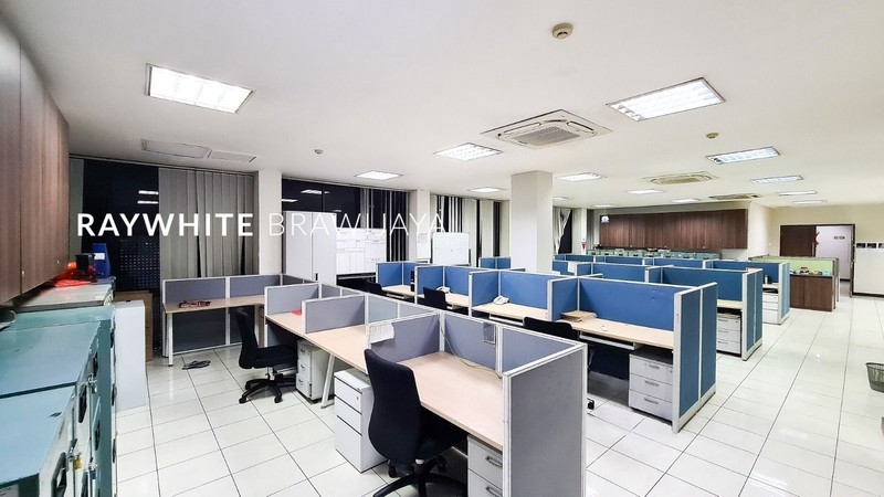 Disewakan Gedung Siap Pakai 4 Lantai Lokasi Strategis Area Radio Dalam