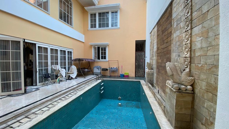 Di Jual Rumah Mewah 2 Lantai di Setia Budi