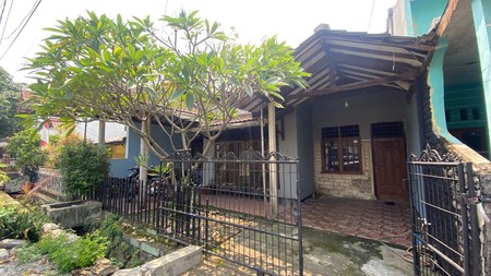 DI JUAL RUMAH HITUNG TANAH DALAM KOMPLEK KEUANGAN CILEDUG