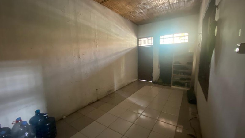 DI JUAL RUMAH HITUNG TANAH DALAM KOMPLEK KEUANGAN CILEDUG