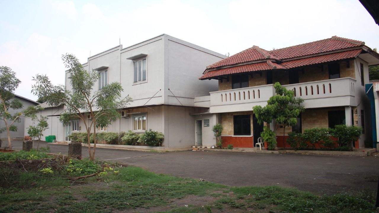 Di Jual Tanah sekaligus bangunan (untuk gudang dan kantor)
