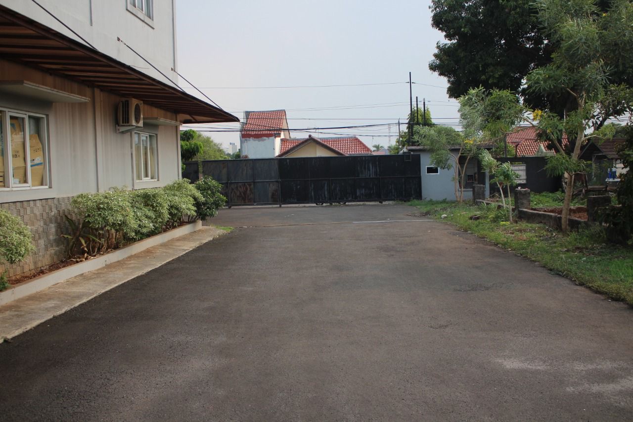 Di Jual Tanah sekaligus bangunan (untuk gudang dan kantor)