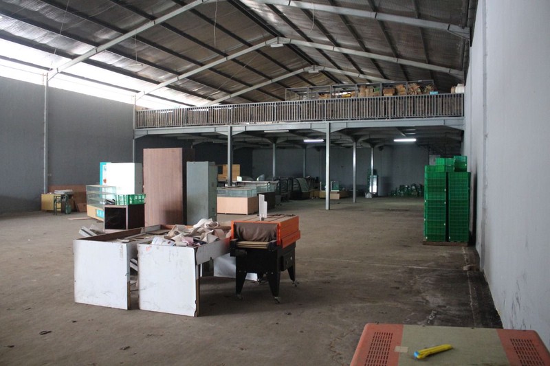 Di Jual Tanah sekaligus bangunan (untuk gudang dan kantor)
