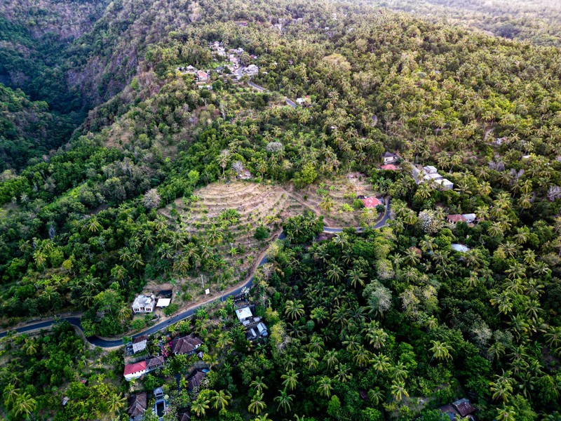 Land Freehold With View  In Madenan Tejakula Bali