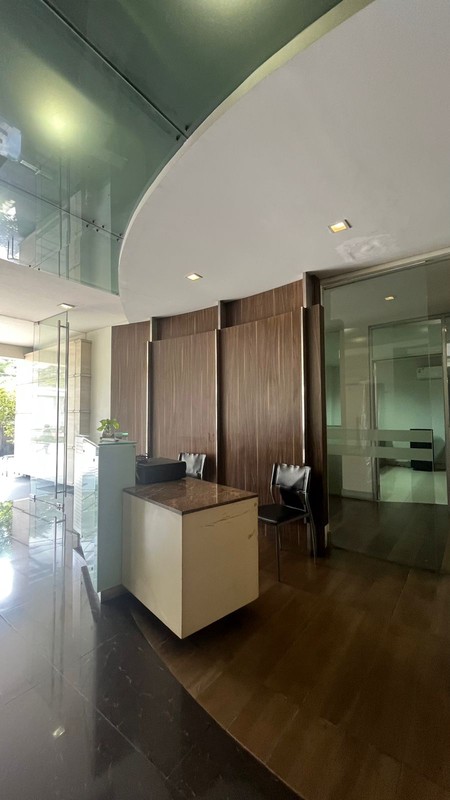 Disewakan Rumah Cocok untuk Kantor/Klinik/Resto di Sisingamaraja Kebayoran Baru