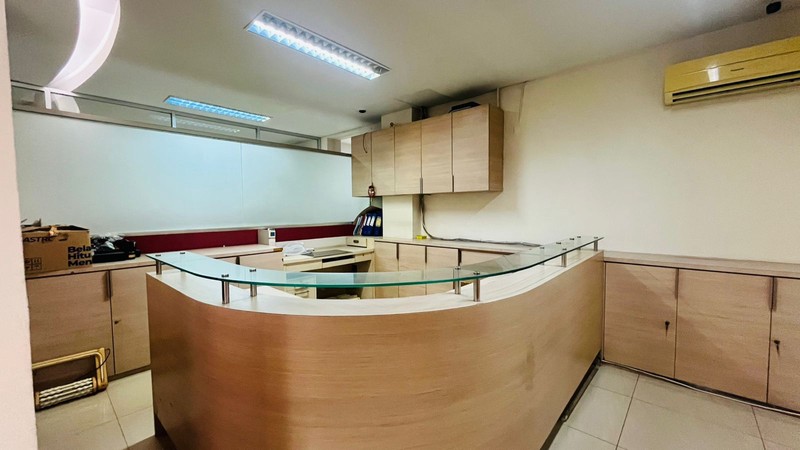 Disewakan Rumah Cocok untuk Kantor/Klinik/Resto di Sisingamaraja Kebayoran Baru