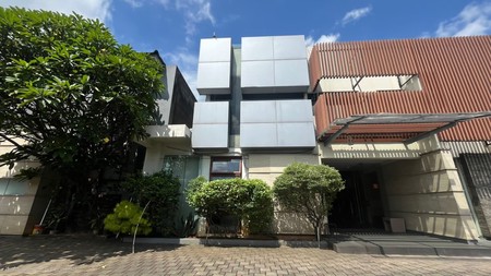 Disewakan Rumah Cocok untuk Kantor/Klinik/Resto di Sisingamaraja Kebayoran Baru