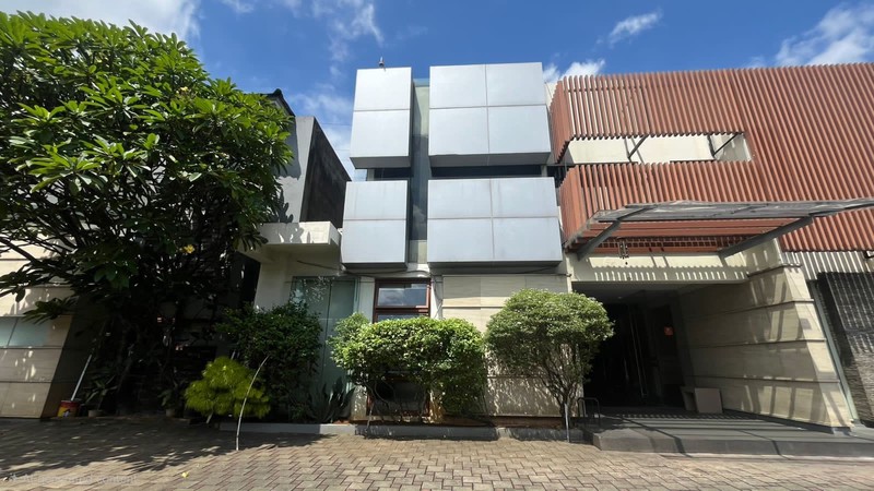 Disewakan Rumah Cocok untuk Kantor/Klinik/Resto di Sisingamaraja Kebayoran Baru
