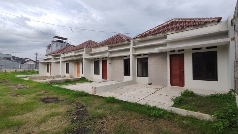 Rumah Minimalis, Brand New di Larangan